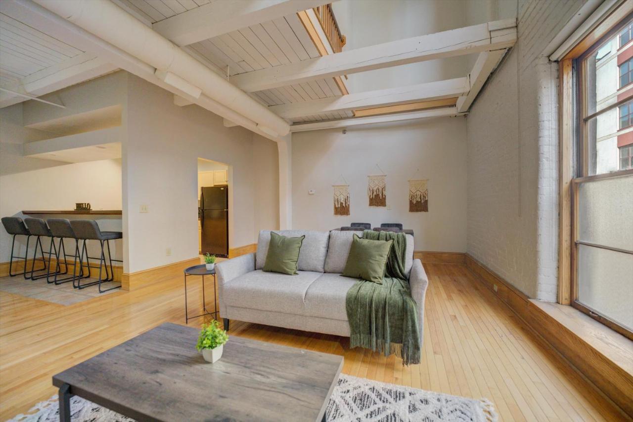 Апартаменти Frontdesk 2063 East 4Th Street Apts Downtown Клівленд Номер фото